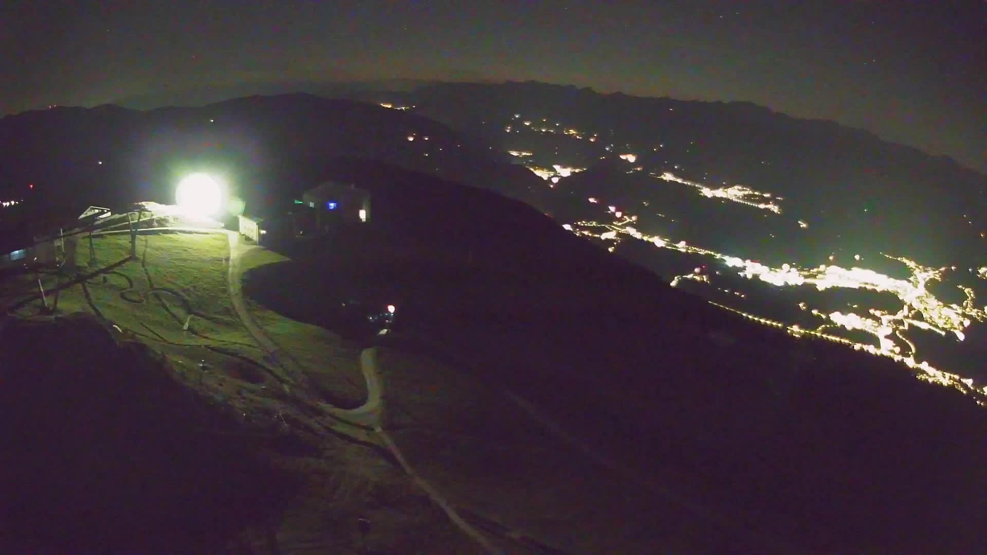 Cima estación de esquí Kronplatz | vista hacia Brunico