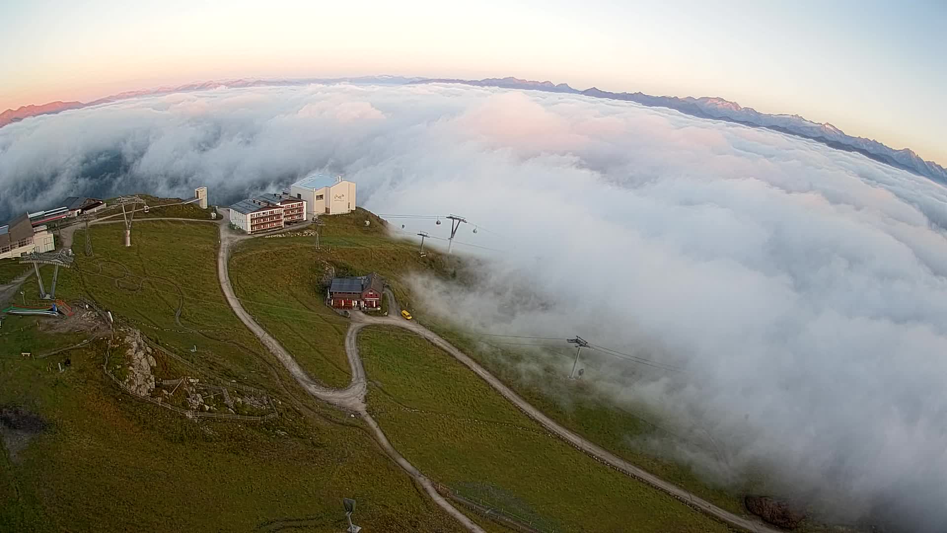 Cima estación de esquí Kronplatz | vista hacia Brunico