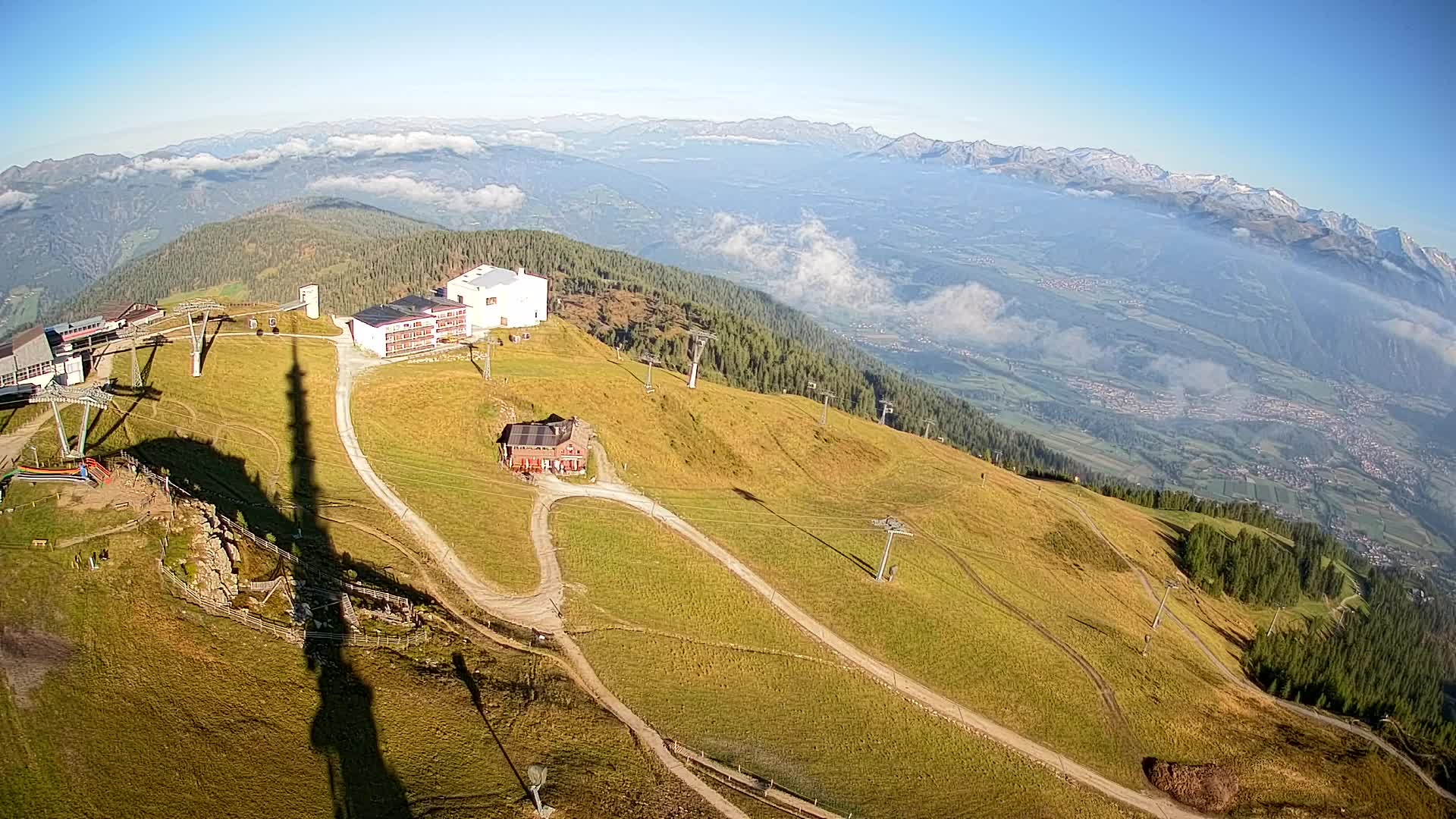 Cima estación de esquí Kronplatz | vista hacia Brunico