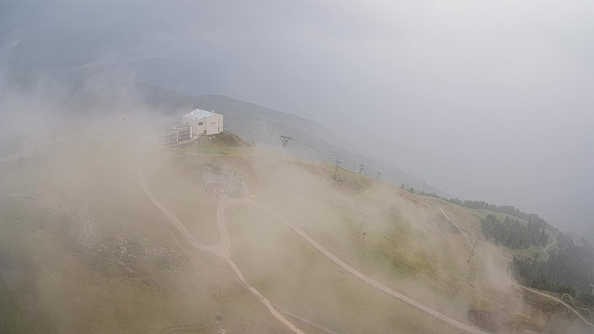 Cima estación de esquí Kronplatz | vista hacia Brunico