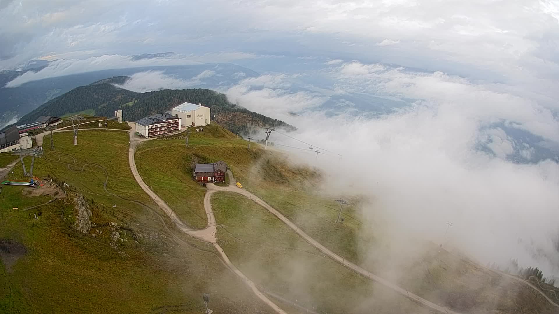 Cima estación de esquí Kronplatz | vista hacia Brunico