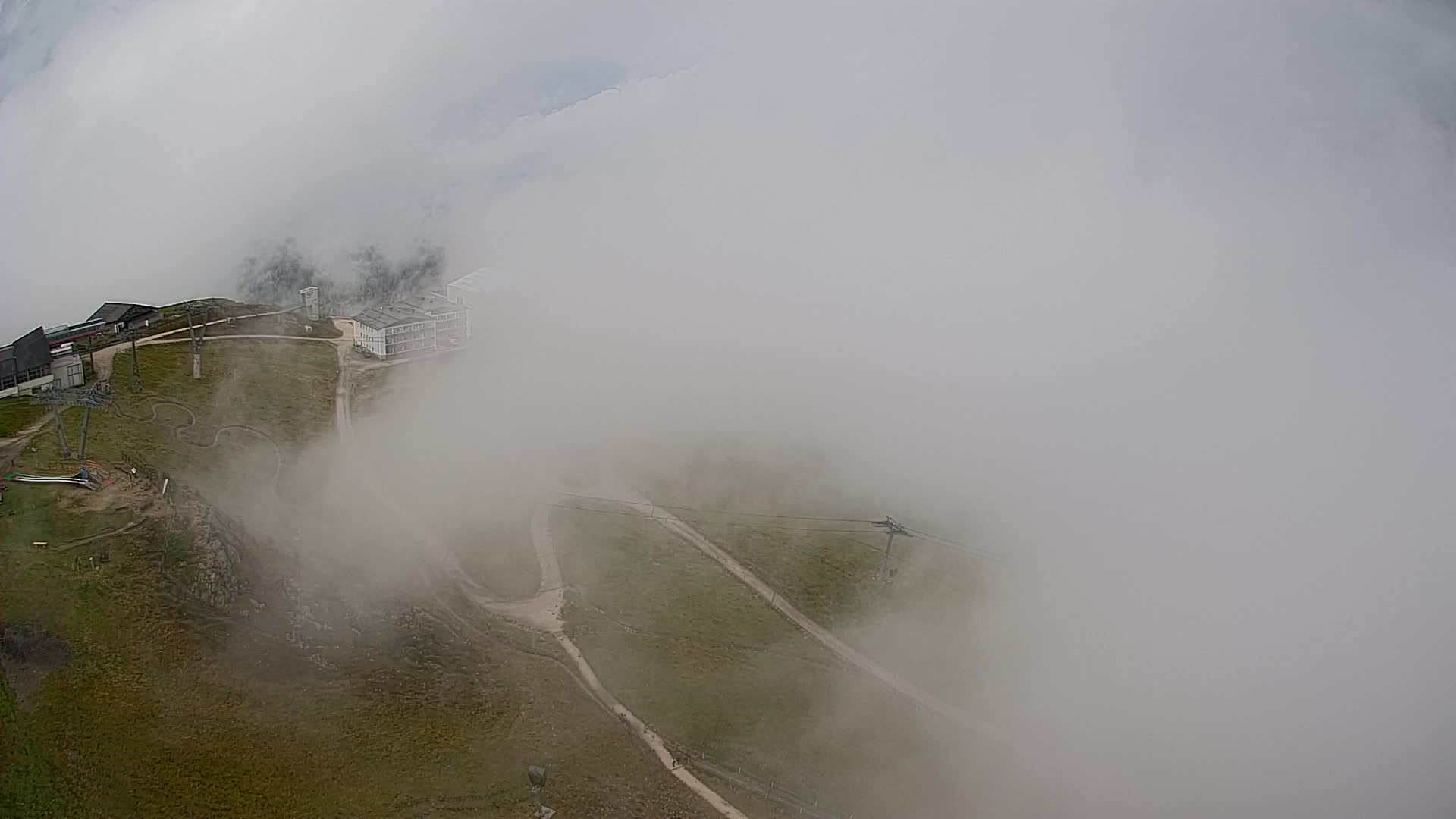 Cima estación de esquí Kronplatz | vista hacia Brunico