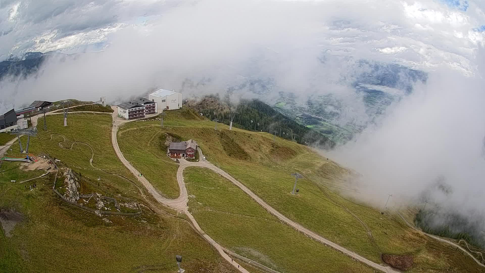 Cima estación de esquí Kronplatz | vista hacia Brunico