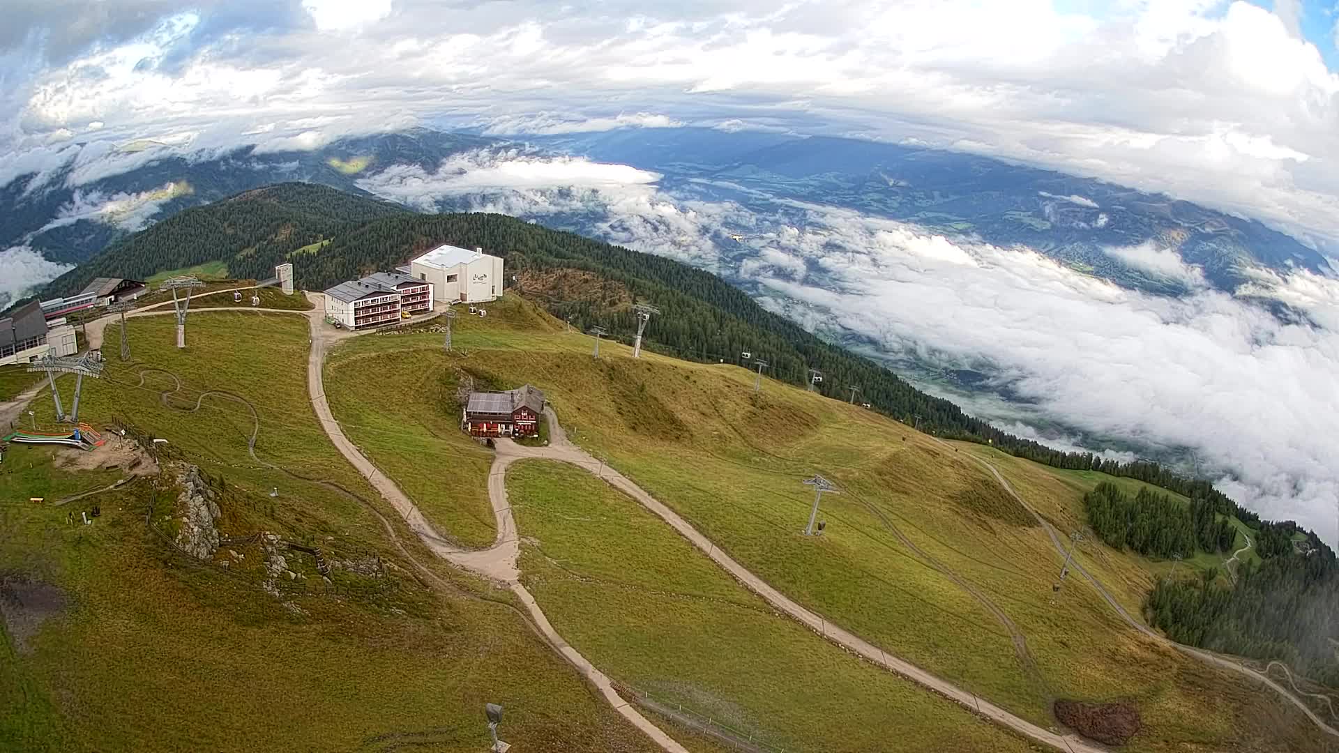 Cima estación de esquí Kronplatz | vista hacia Brunico