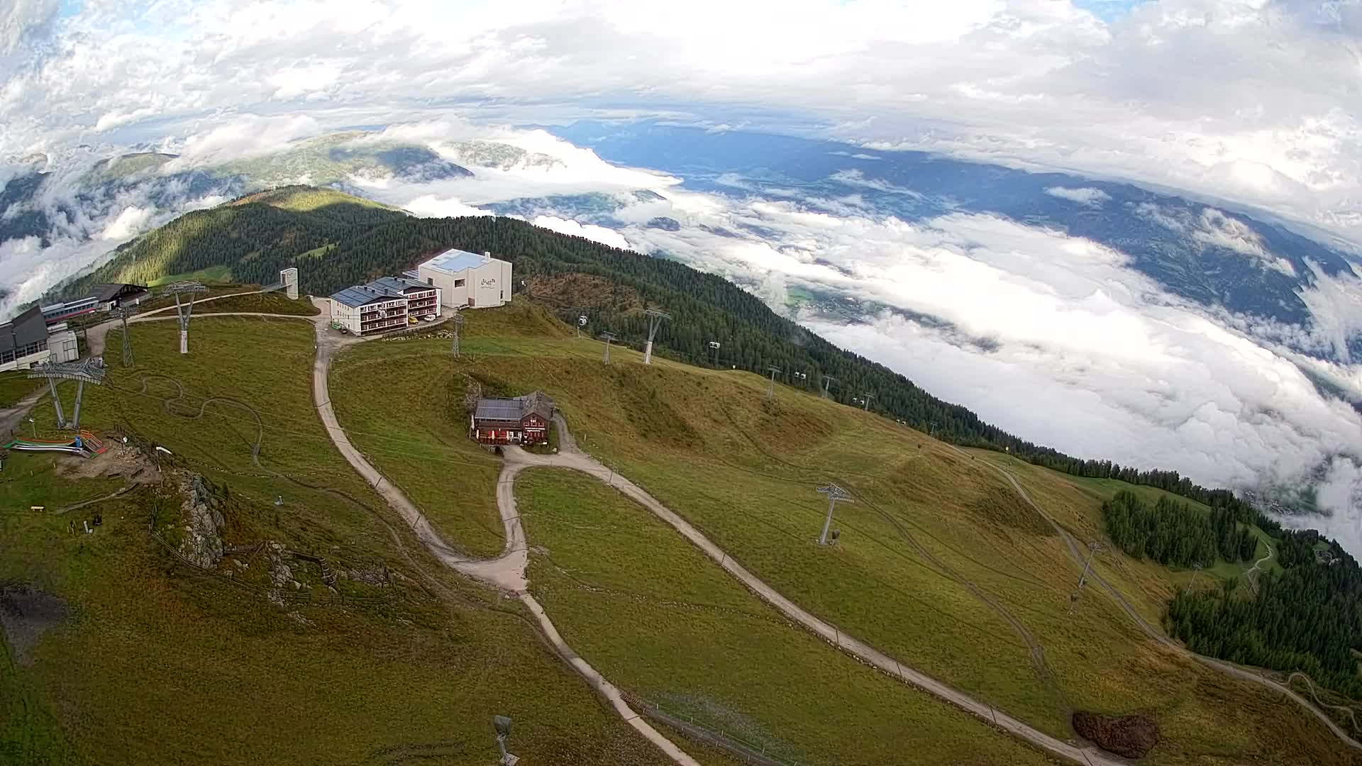 Cima estación de esquí Kronplatz | vista hacia Brunico