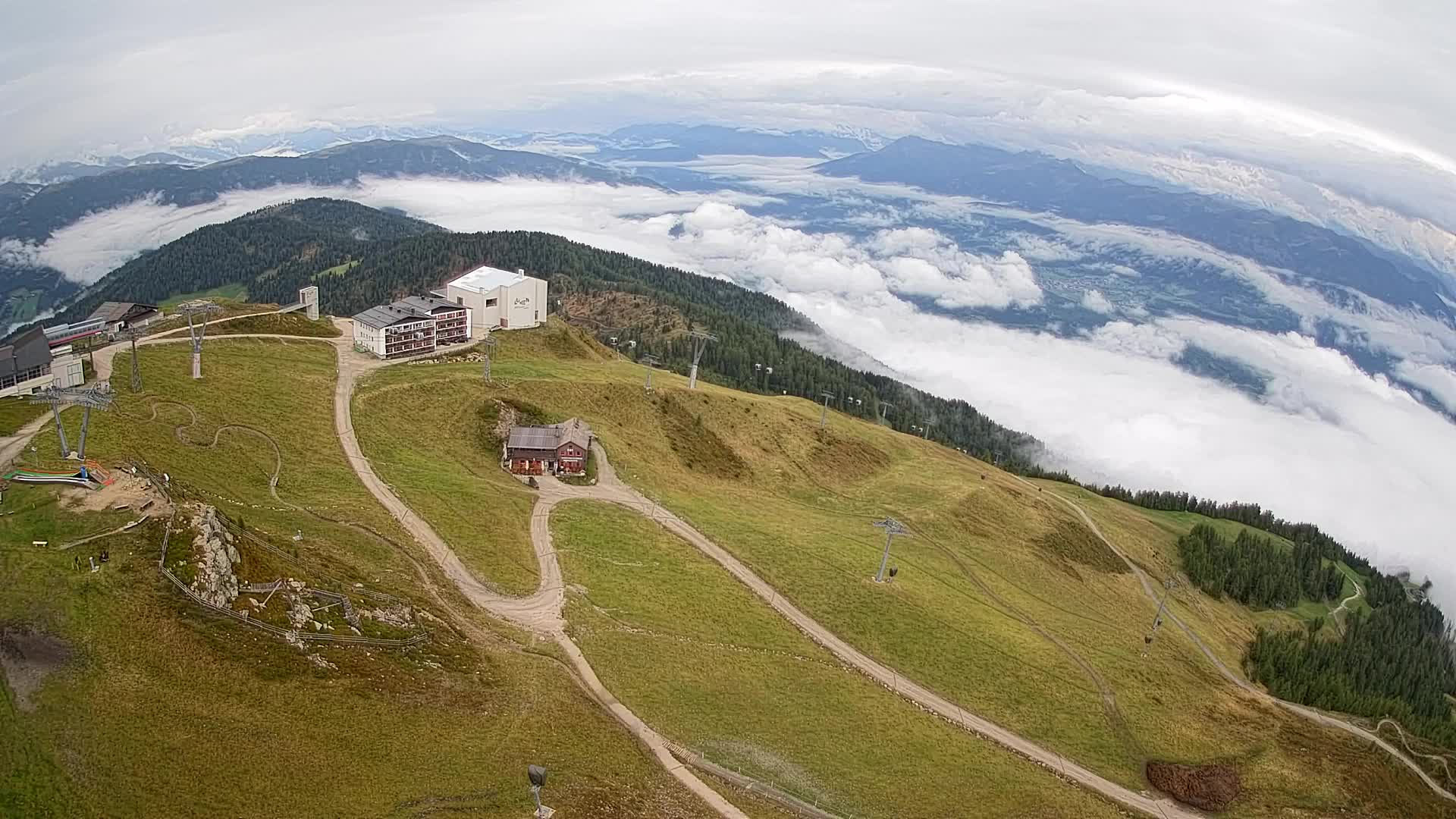 Cima estación de esquí Kronplatz | vista hacia Brunico
