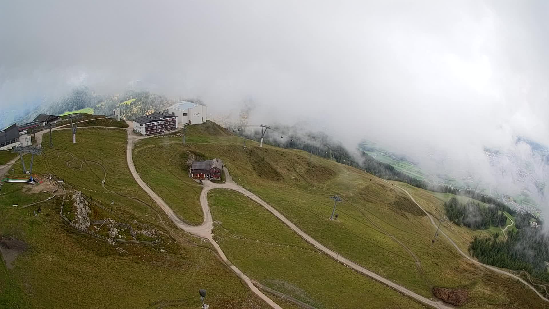Cima estación de esquí Kronplatz | vista hacia Brunico