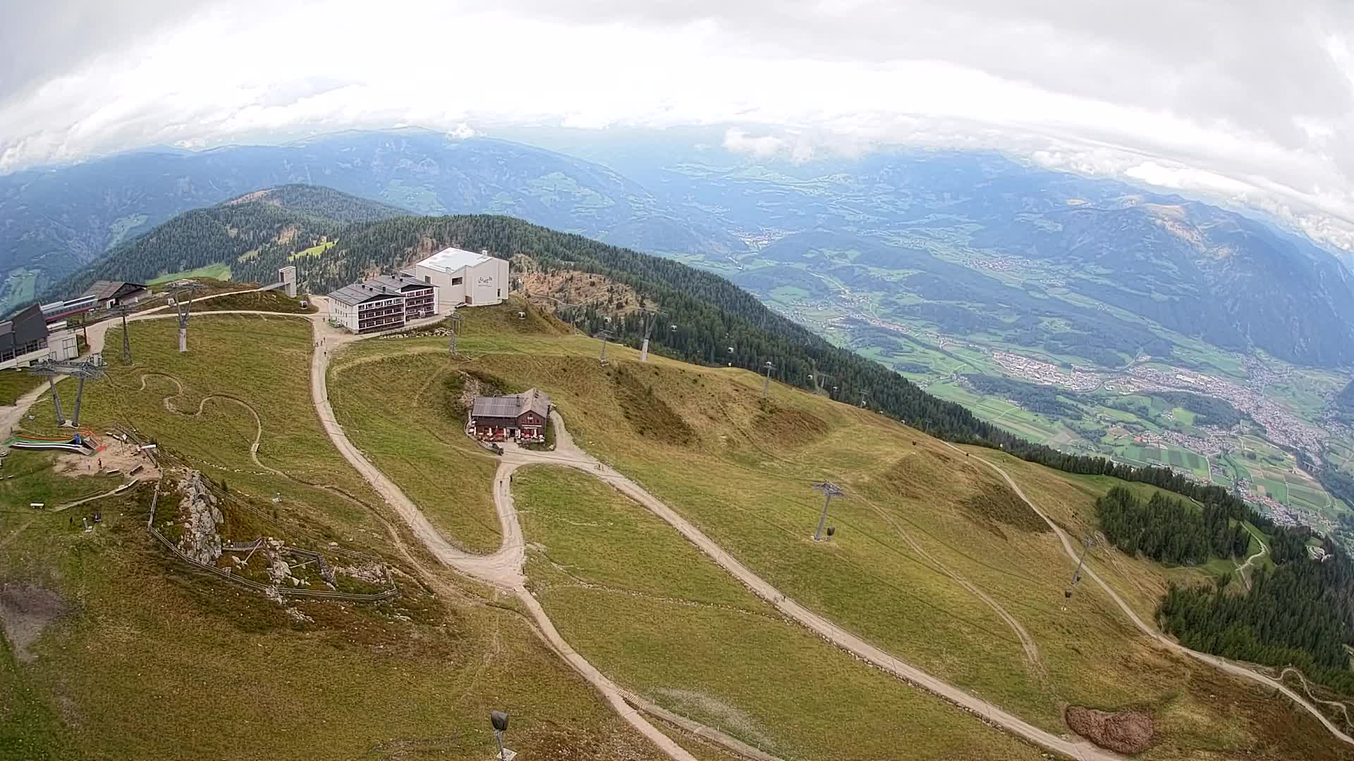 Stazione sciistica di Plan de Corones | vista su Brunico