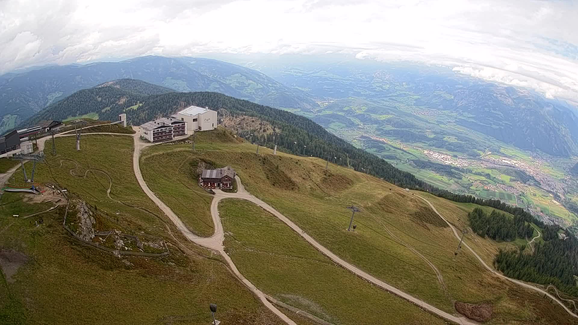 Stazione sciistica di Plan de Corones | vista su Brunico