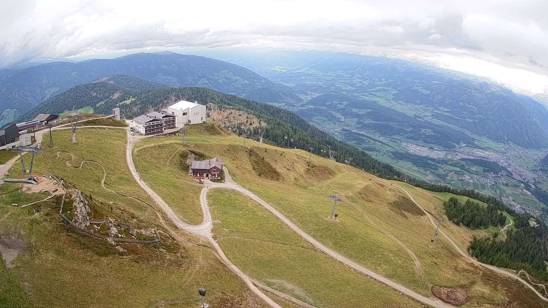 Stazione sciistica di Plan de Corones | vista su Brunico