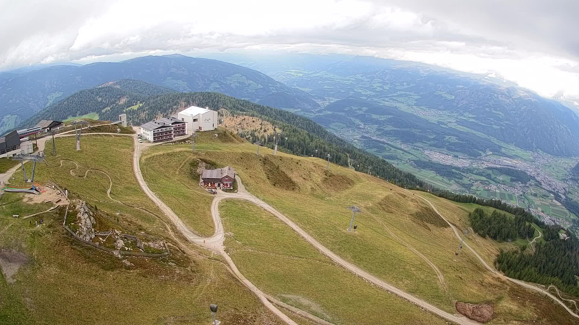 Stazione sciistica di Plan de Corones | vista su Brunico