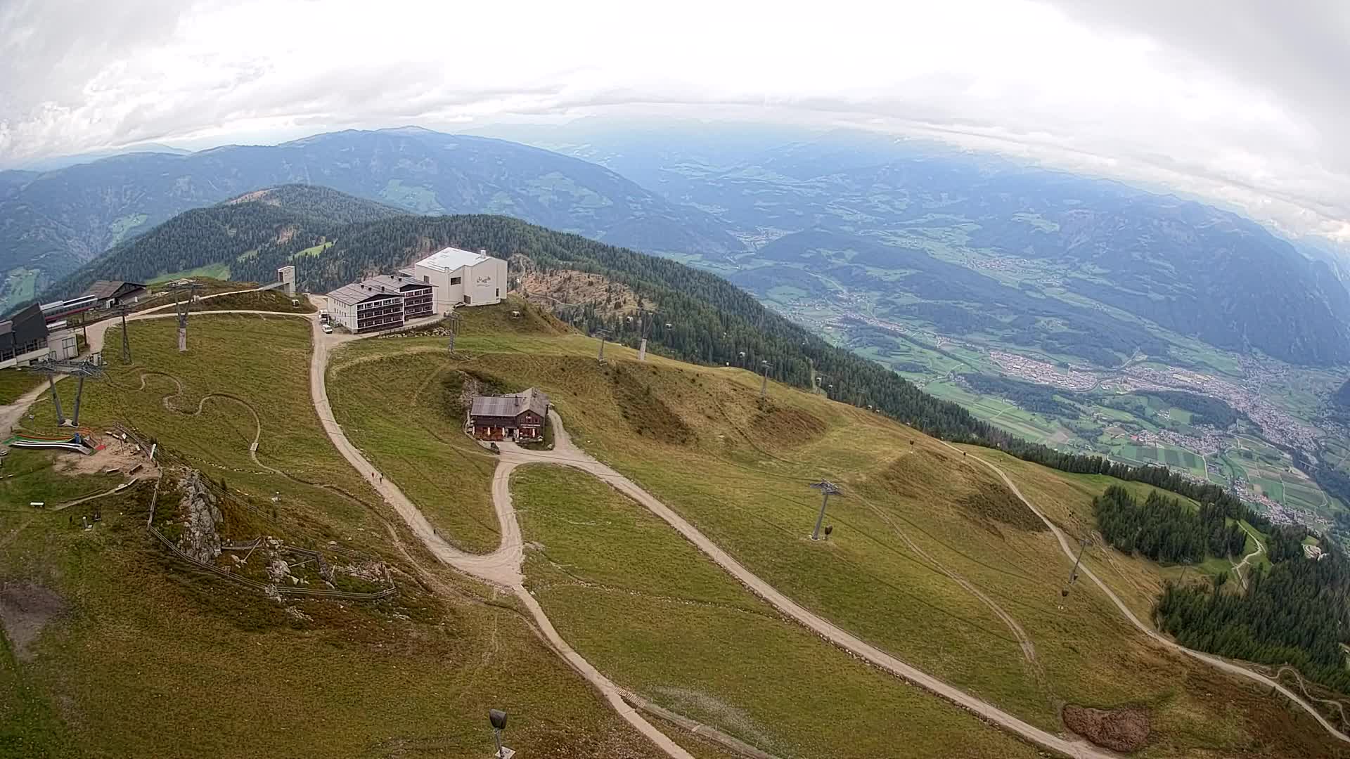 Stazione sciistica di Plan de Corones | vista su Brunico