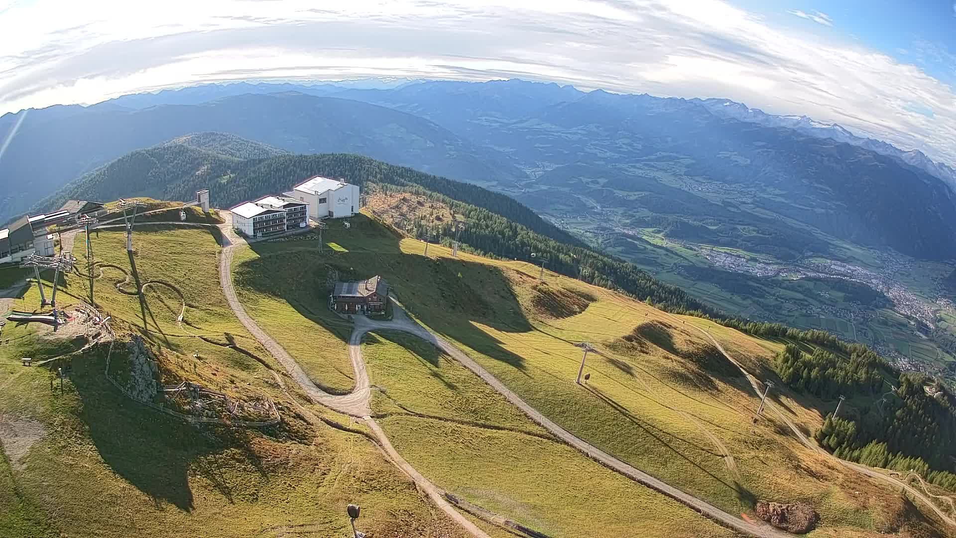 Cima estación de esquí Kronplatz | vista hacia Brunico