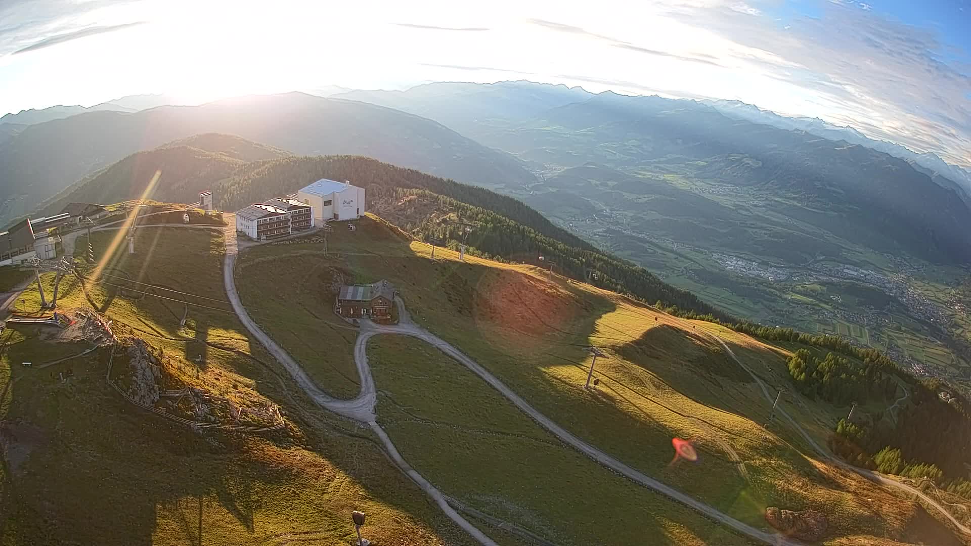 Cima estación de esquí Kronplatz | vista hacia Brunico