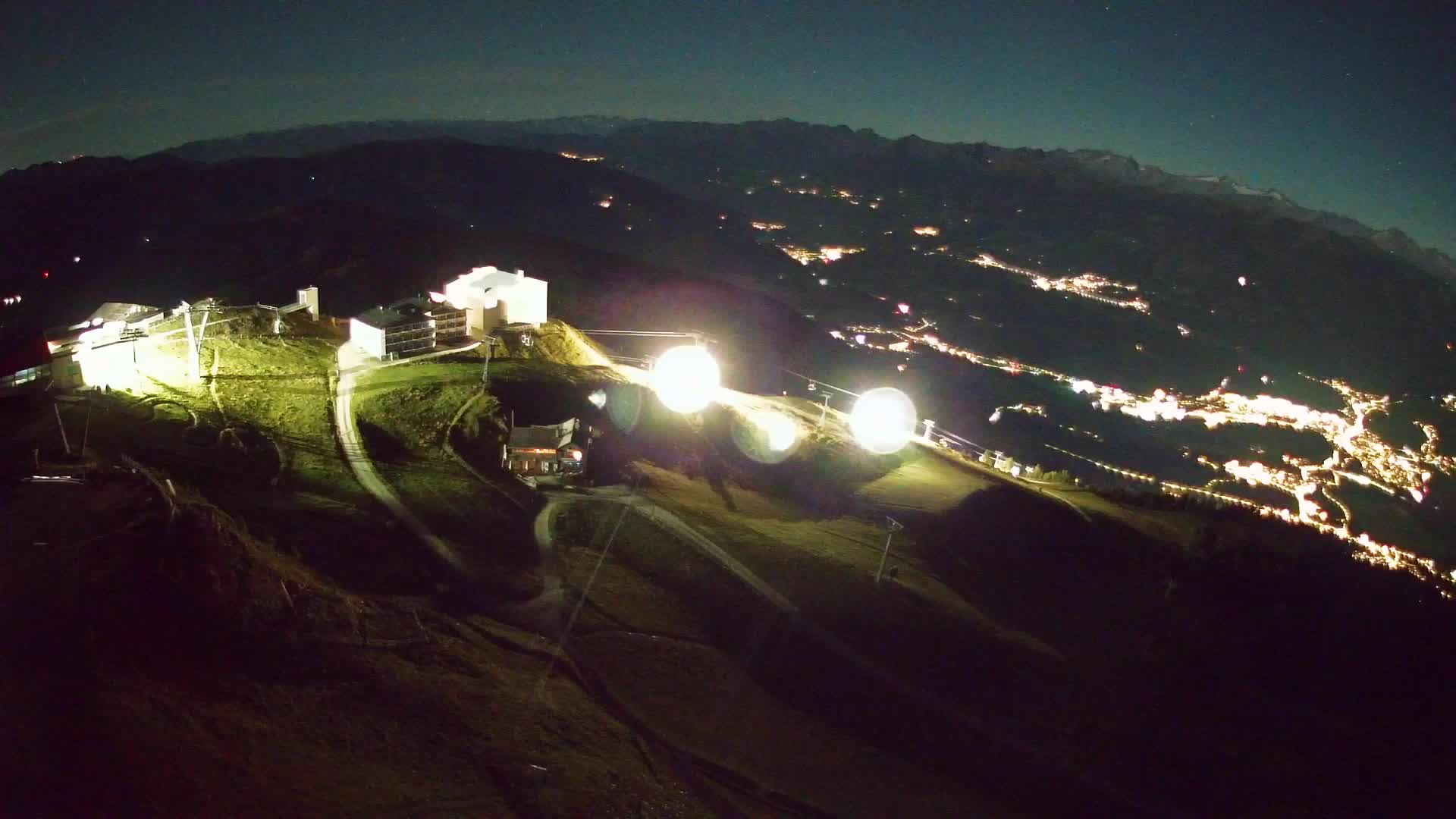 Cima estación de esquí Kronplatz | vista hacia Brunico