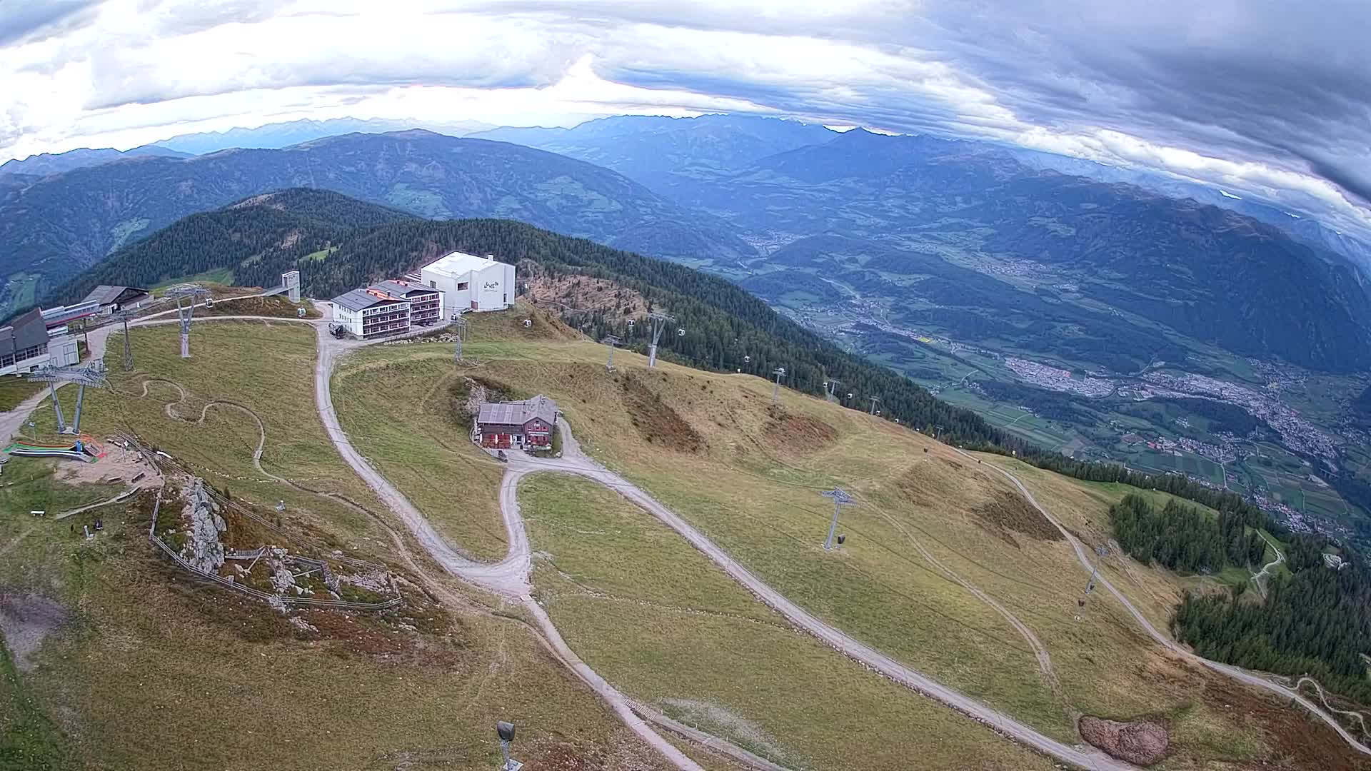 Stazione sciistica di Plan de Corones | vista su Brunico