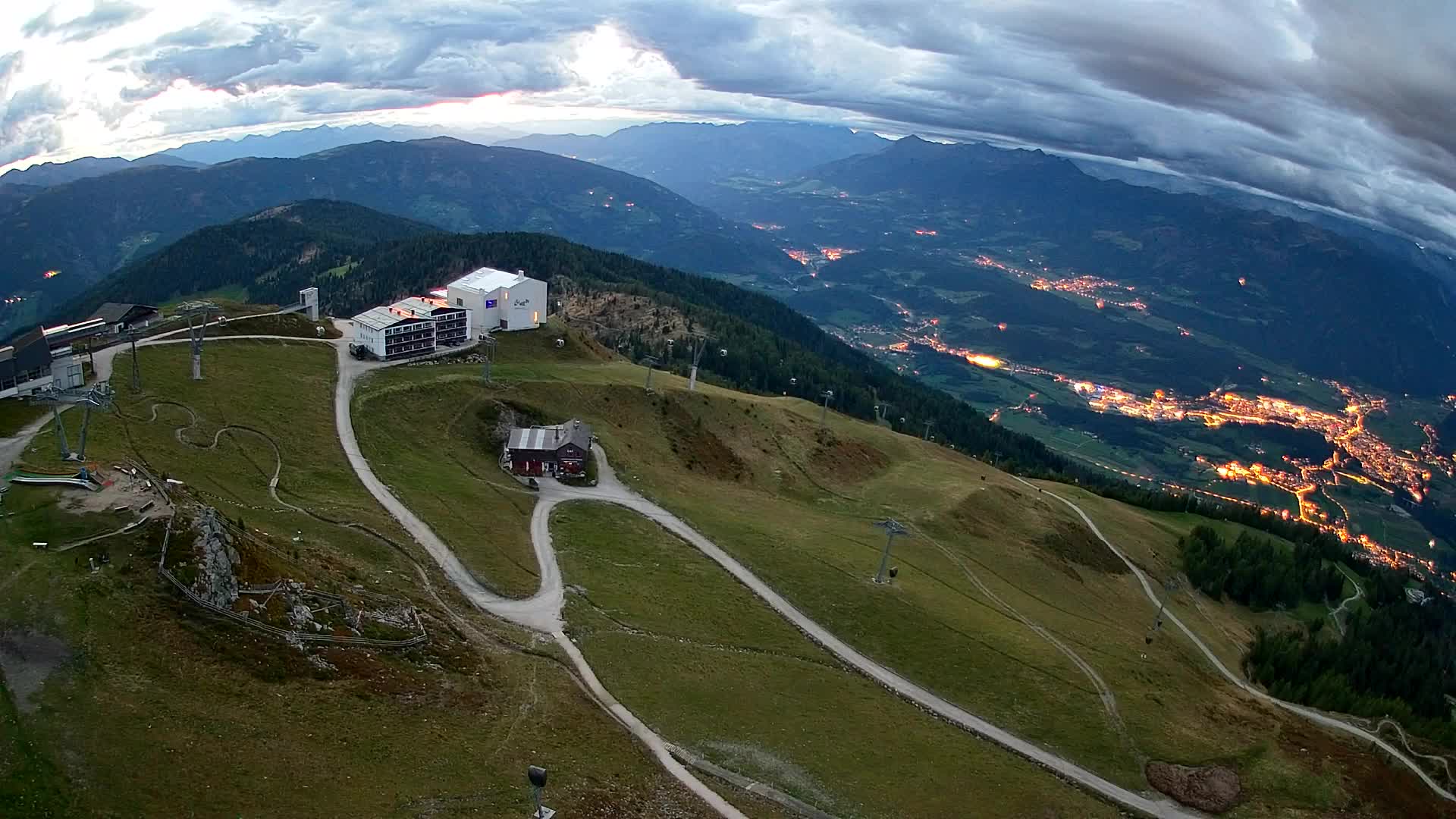 Skigebiet Kronplatz Gipfel | Blick auf Bruneck