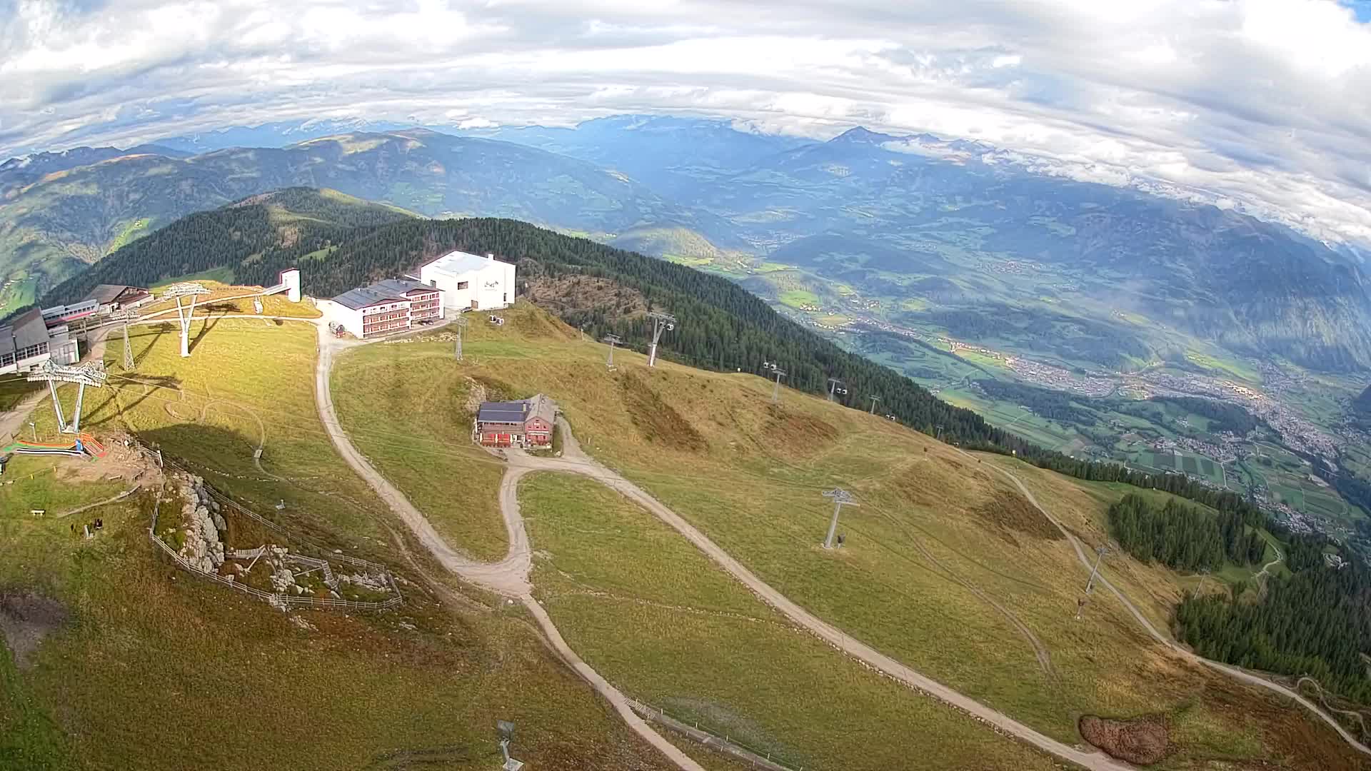 Stazione sciistica di Plan de Corones | vista su Brunico