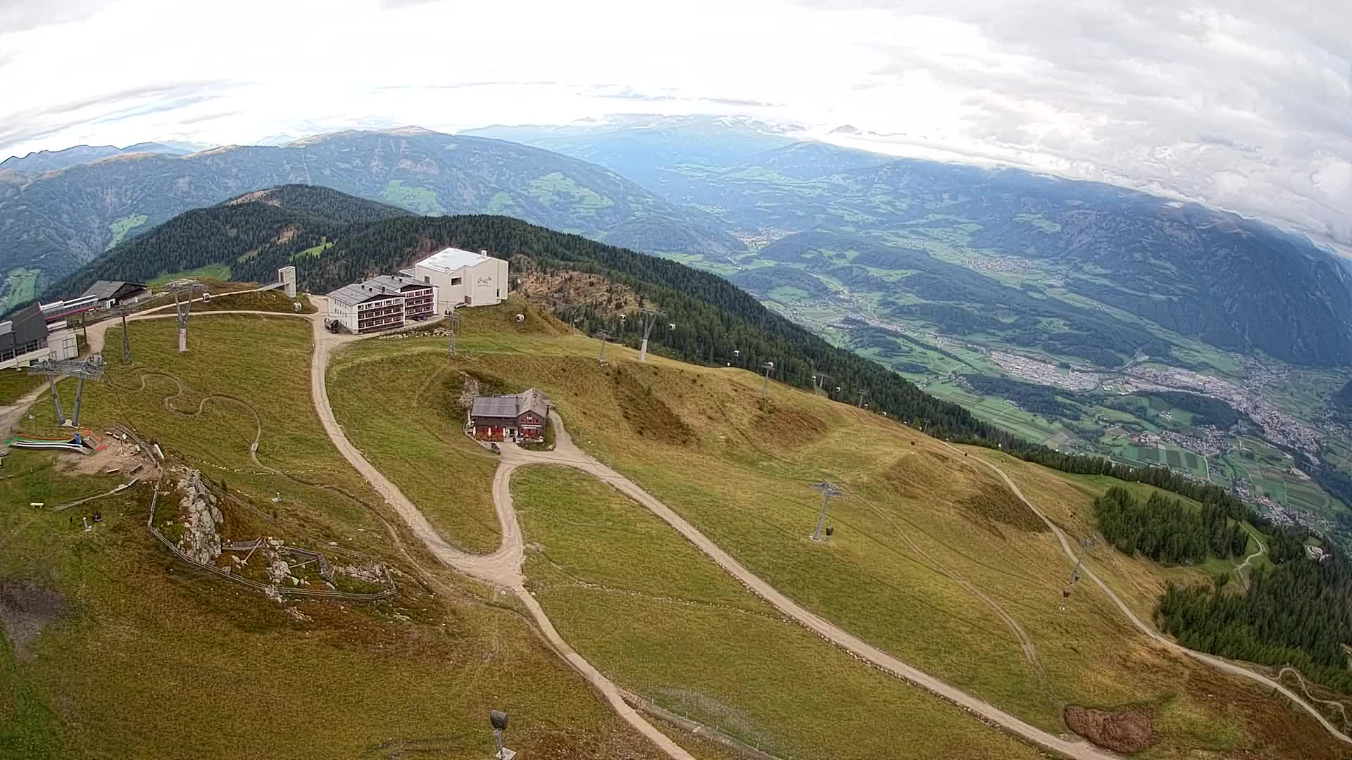 Stazione sciistica di Plan de Corones | vista su Brunico