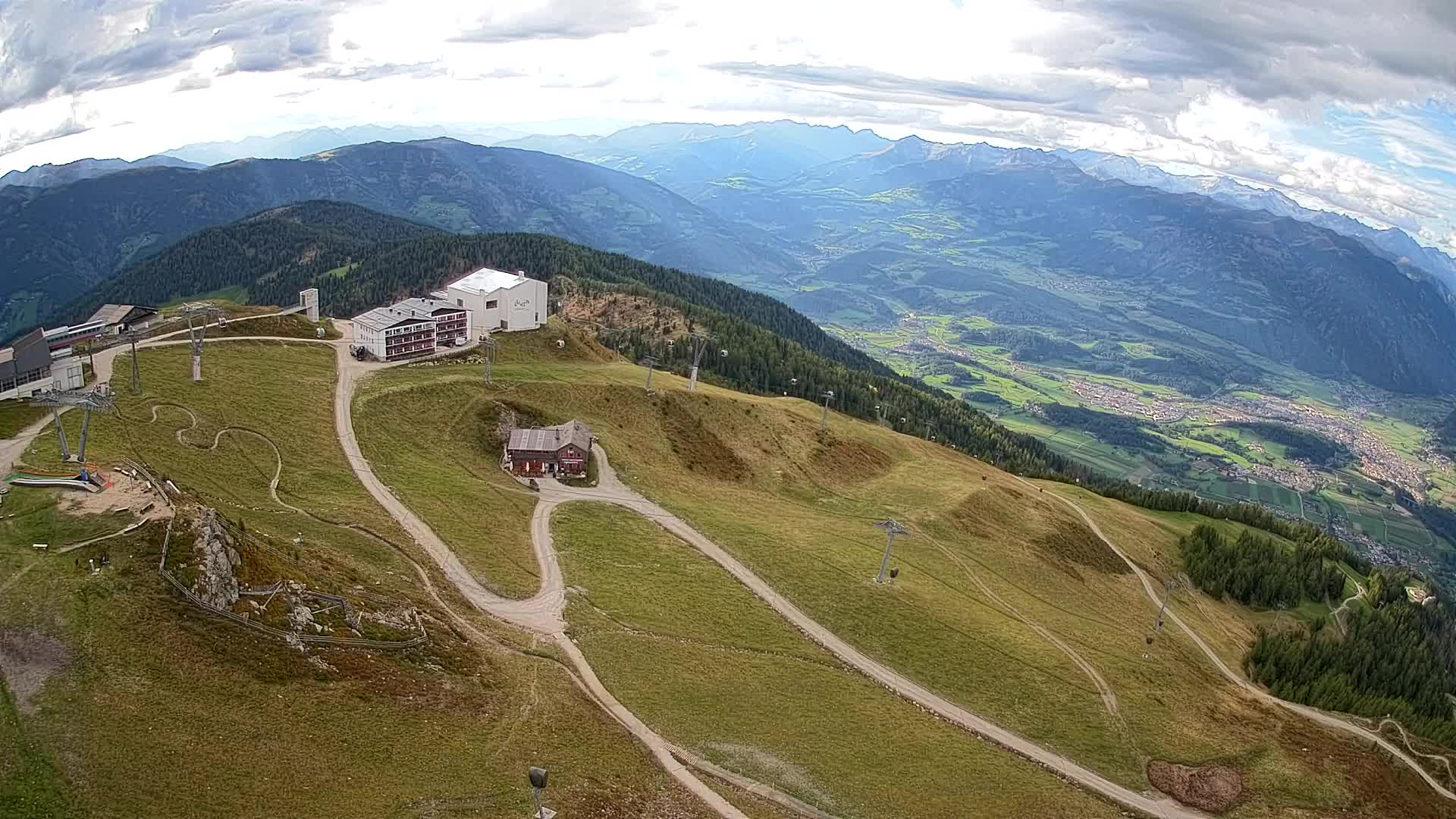 Stazione sciistica di Plan de Corones | vista su Brunico