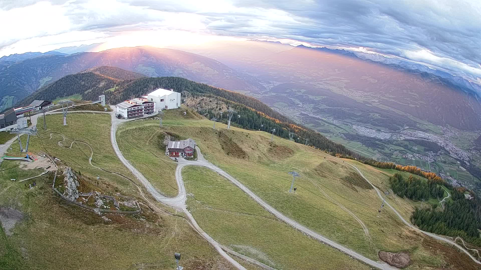 Stazione sciistica di Plan de Corones | vista su Brunico