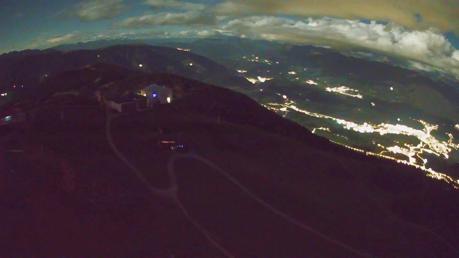 Cima estación de esquí Kronplatz | vista hacia Brunico