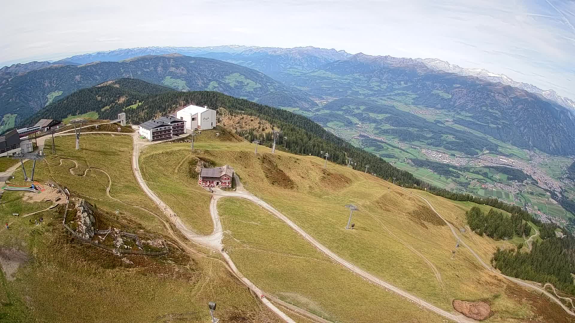 Cima estación de esquí Kronplatz | vista hacia Brunico
