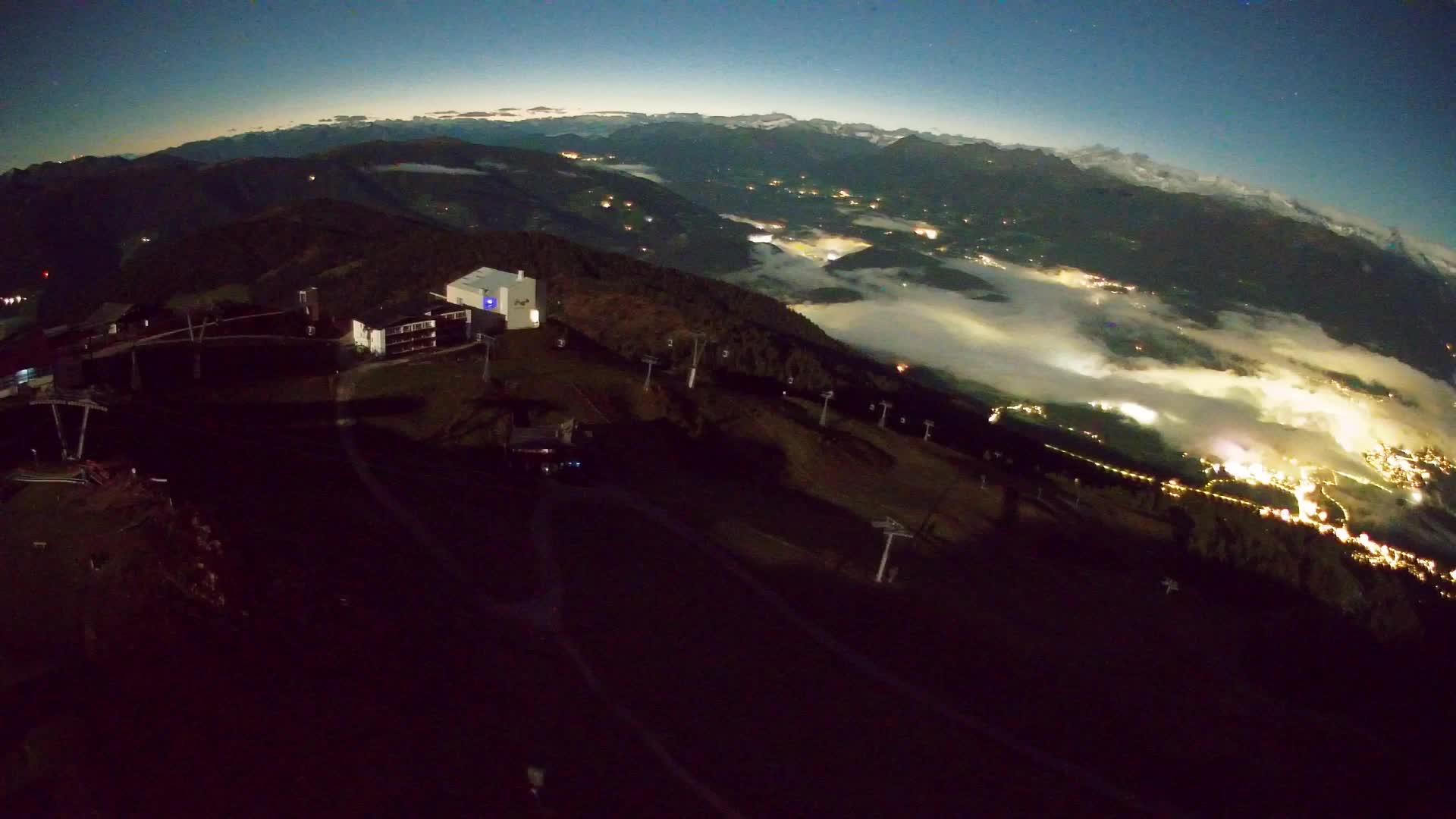 Cima estación de esquí Kronplatz | vista hacia Brunico