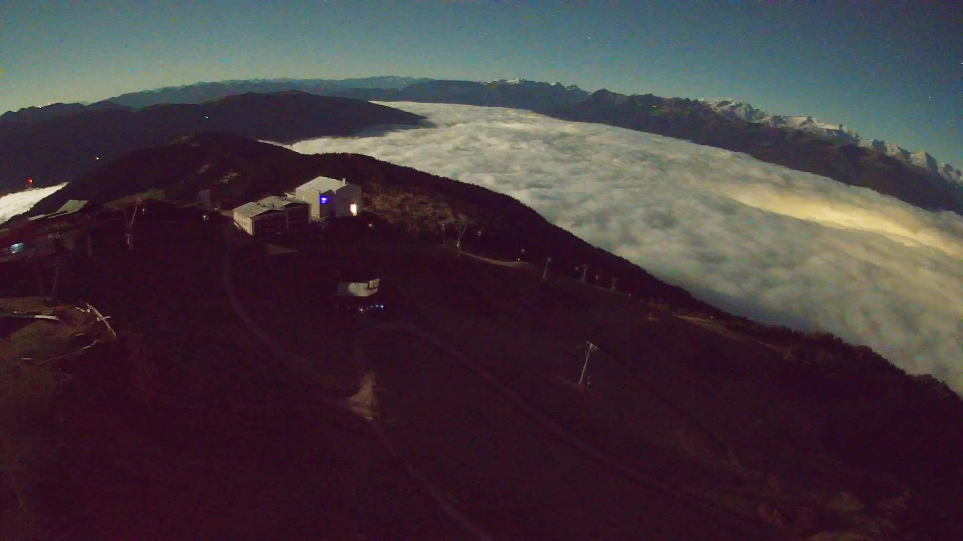 Cima estación de esquí Kronplatz | vista hacia Brunico