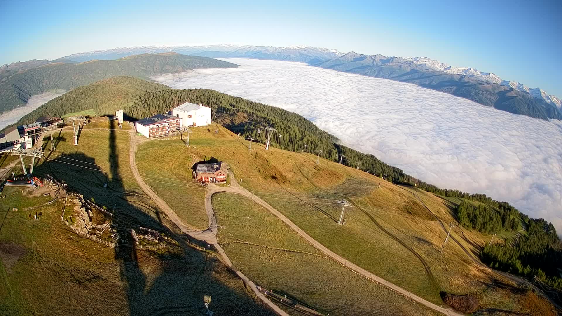Cima estación de esquí Kronplatz | vista hacia Brunico