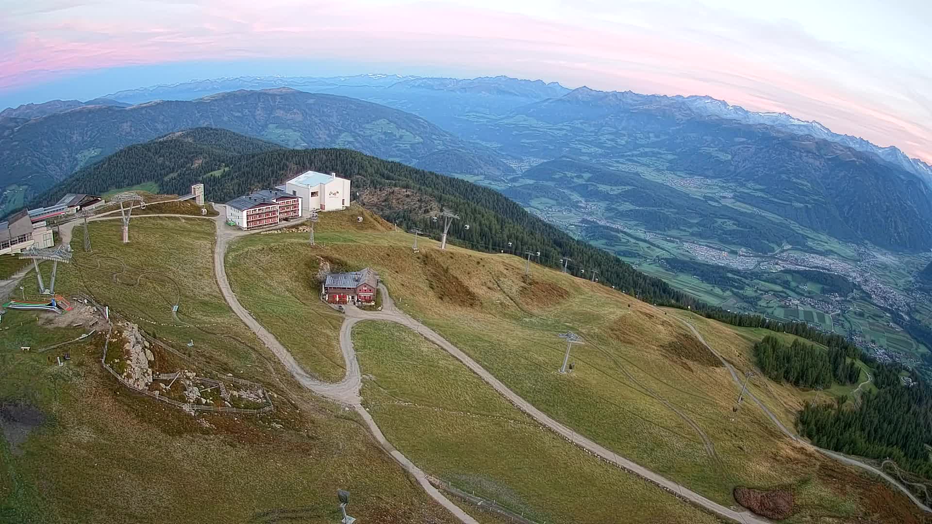 Skigebiet Kronplatz Gipfel | Blick auf Bruneck