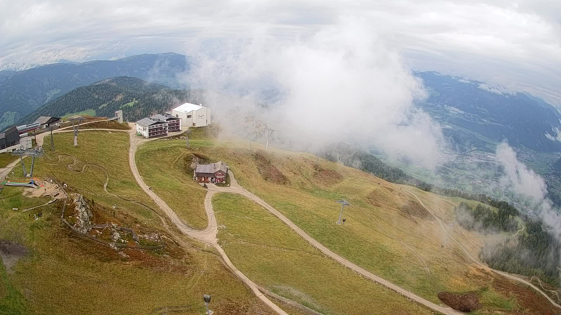 Cima estación de esquí Kronplatz | vista hacia Brunico