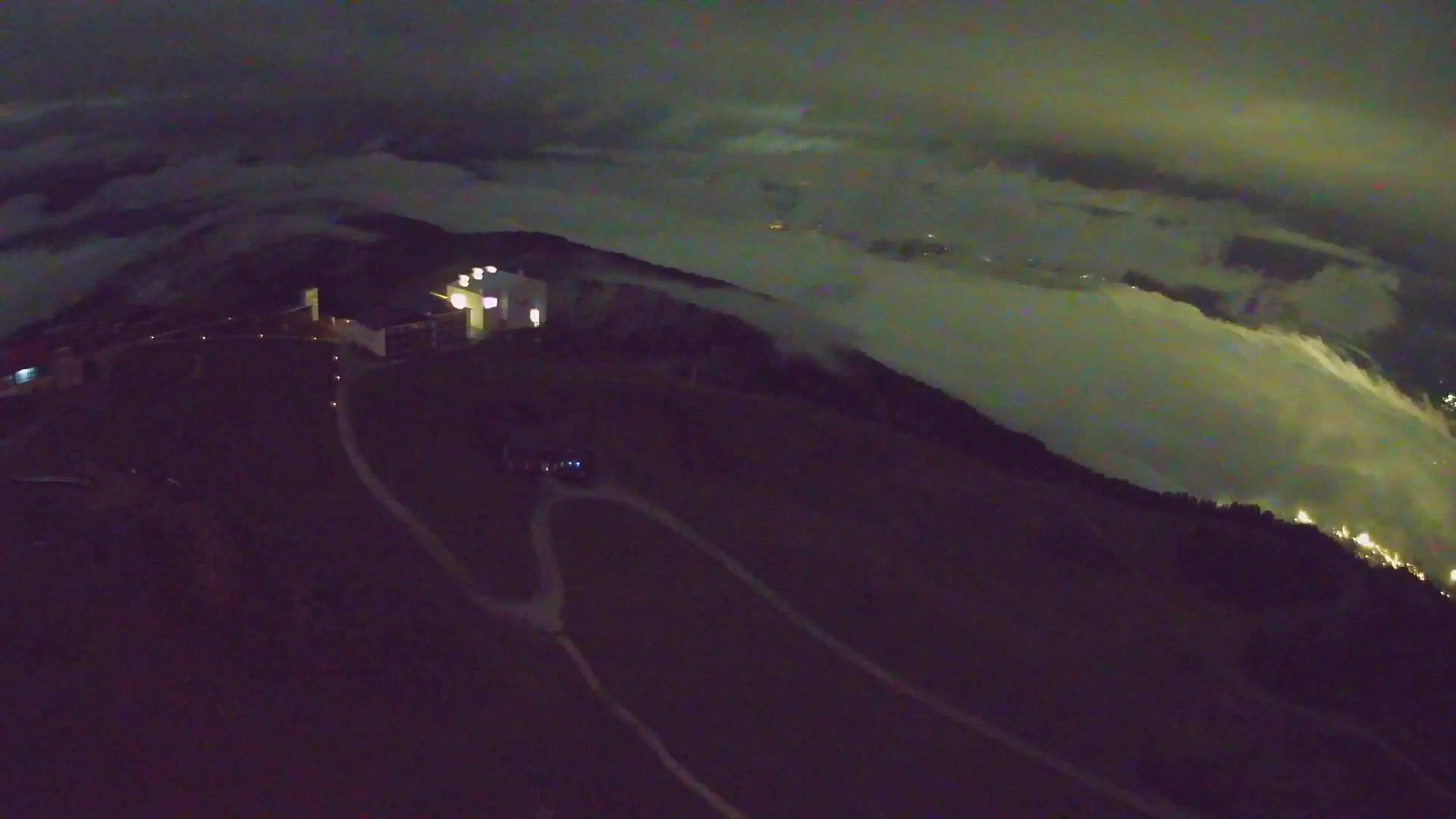 Cima estación de esquí Kronplatz | vista hacia Brunico