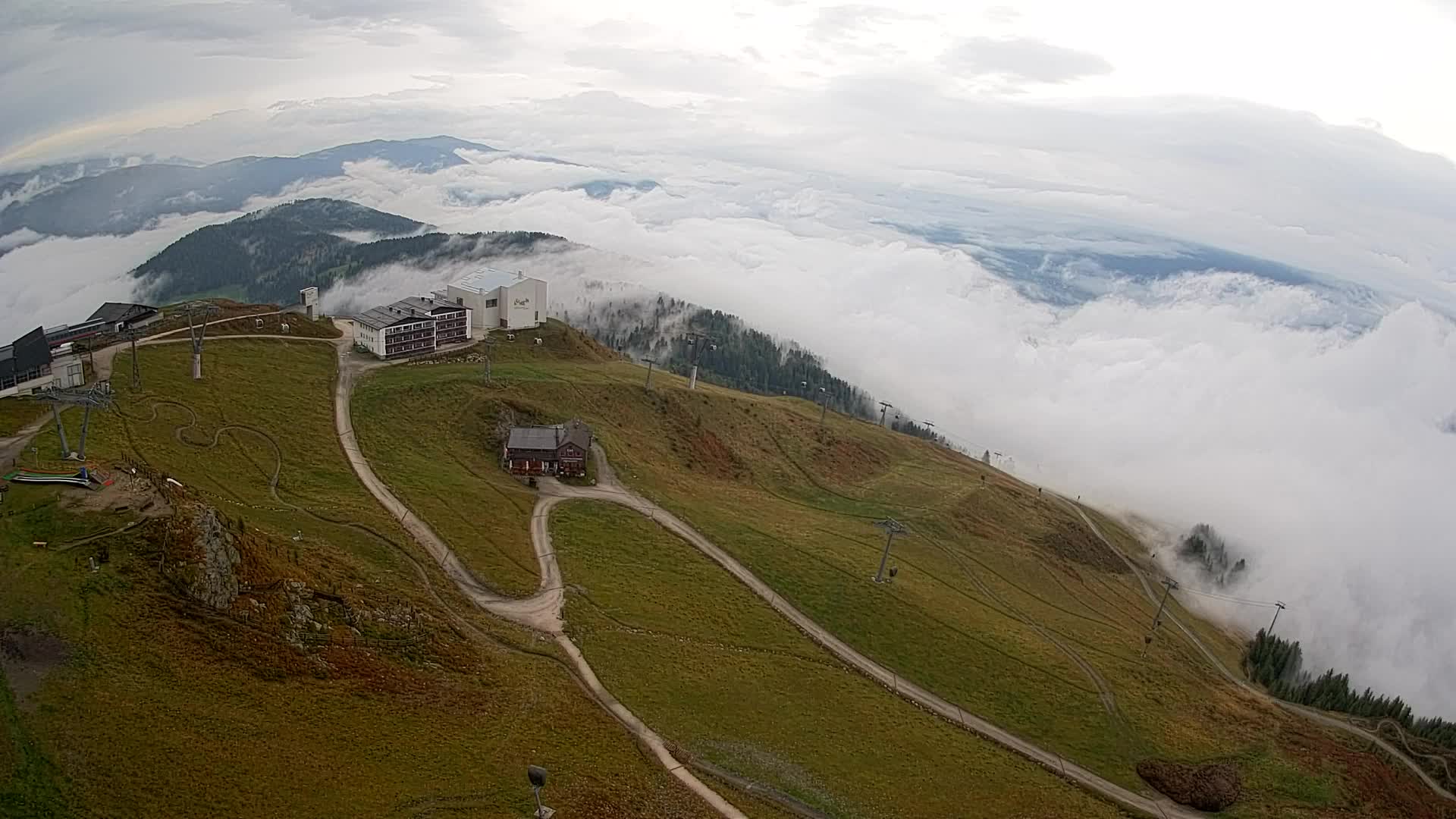 Cima estación de esquí Kronplatz | vista hacia Brunico