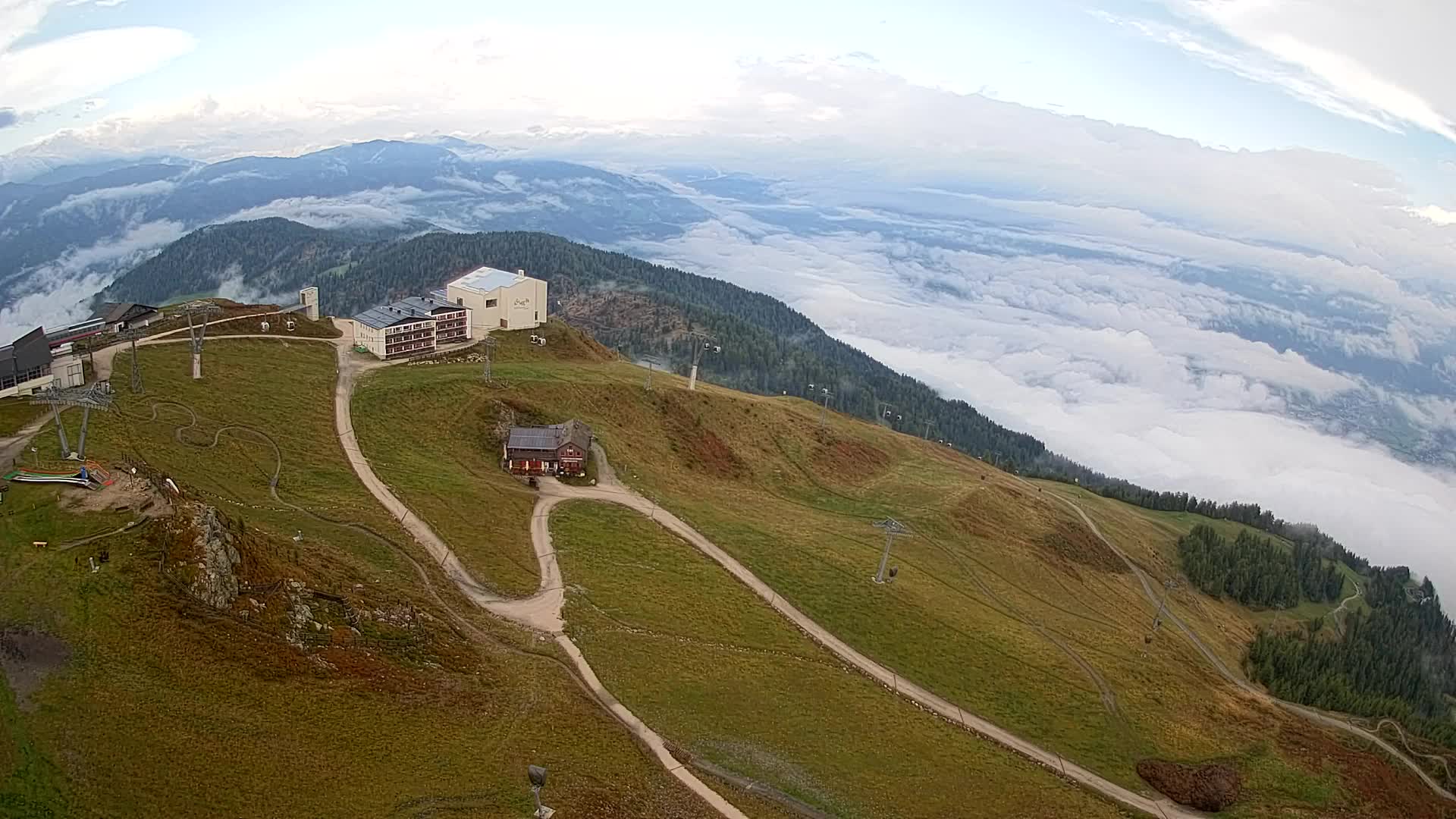 Cima estación de esquí Kronplatz | vista hacia Brunico