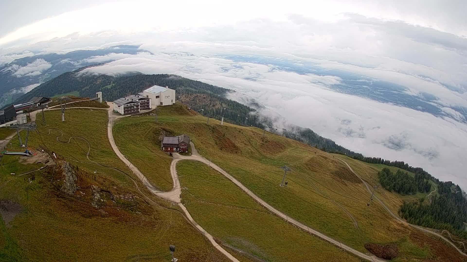 Cima estación de esquí Kronplatz | vista hacia Brunico