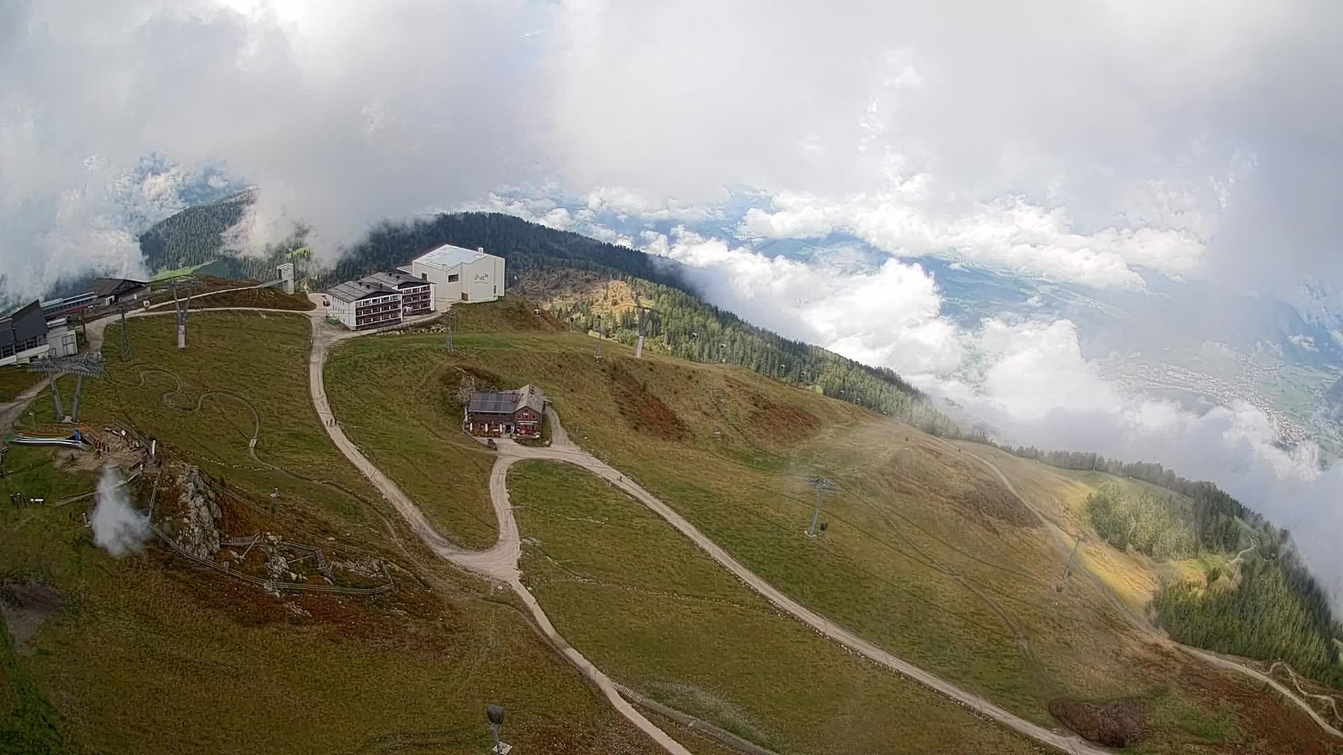 Cima estación de esquí Kronplatz | vista hacia Brunico