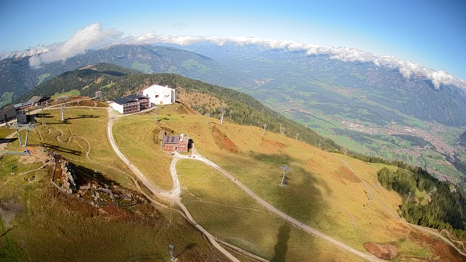 Cima estación de esquí Kronplatz | vista hacia Brunico