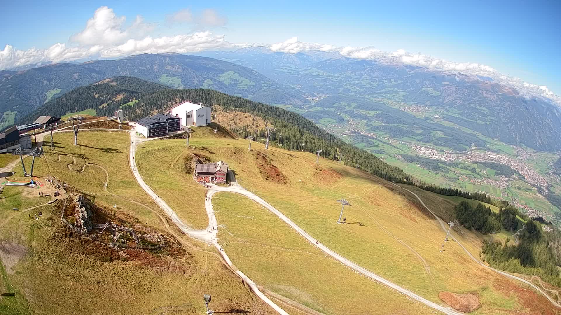 Cima estación de esquí Kronplatz | vista hacia Brunico