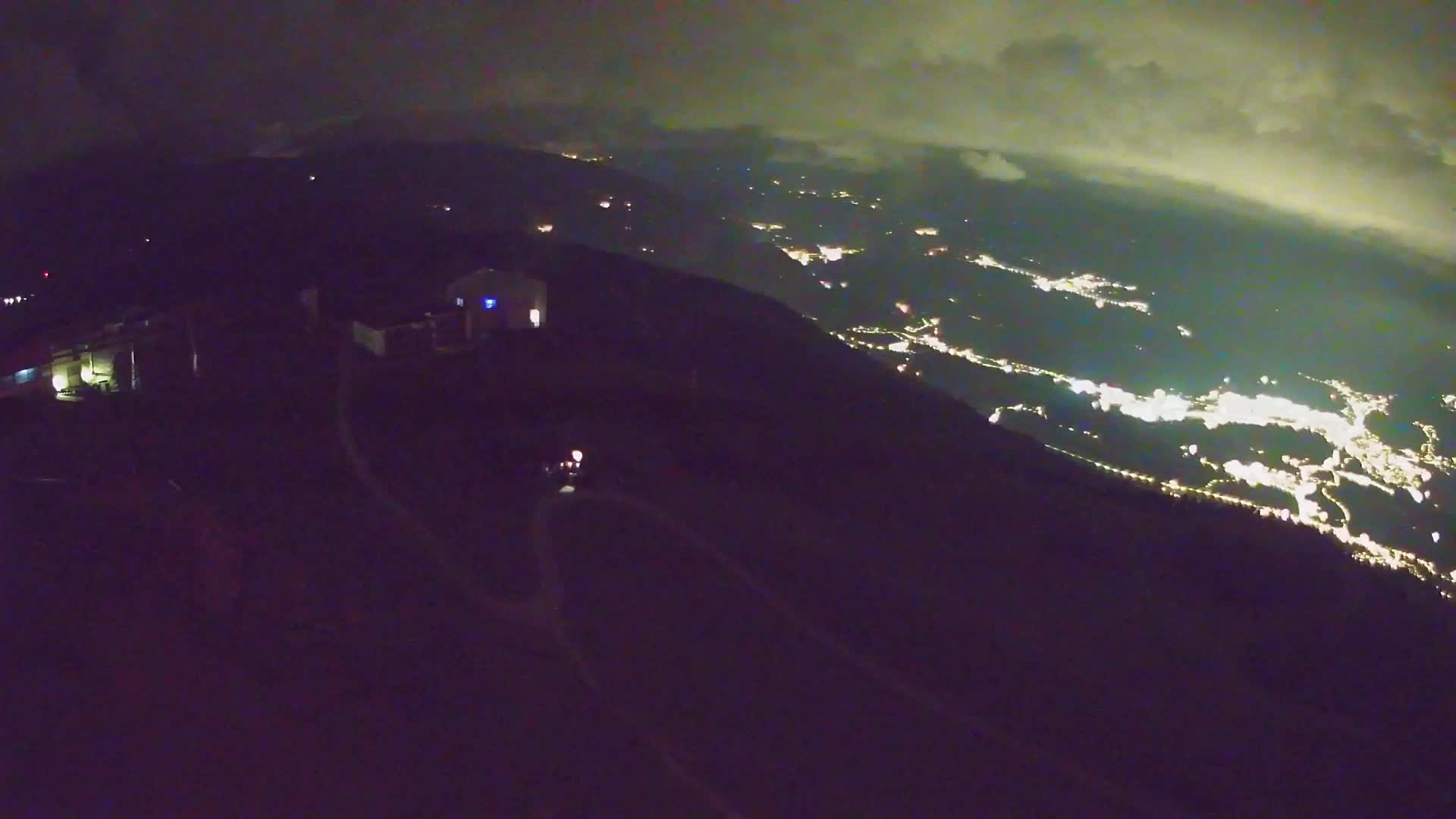 Cima estación de esquí Kronplatz | vista hacia Brunico