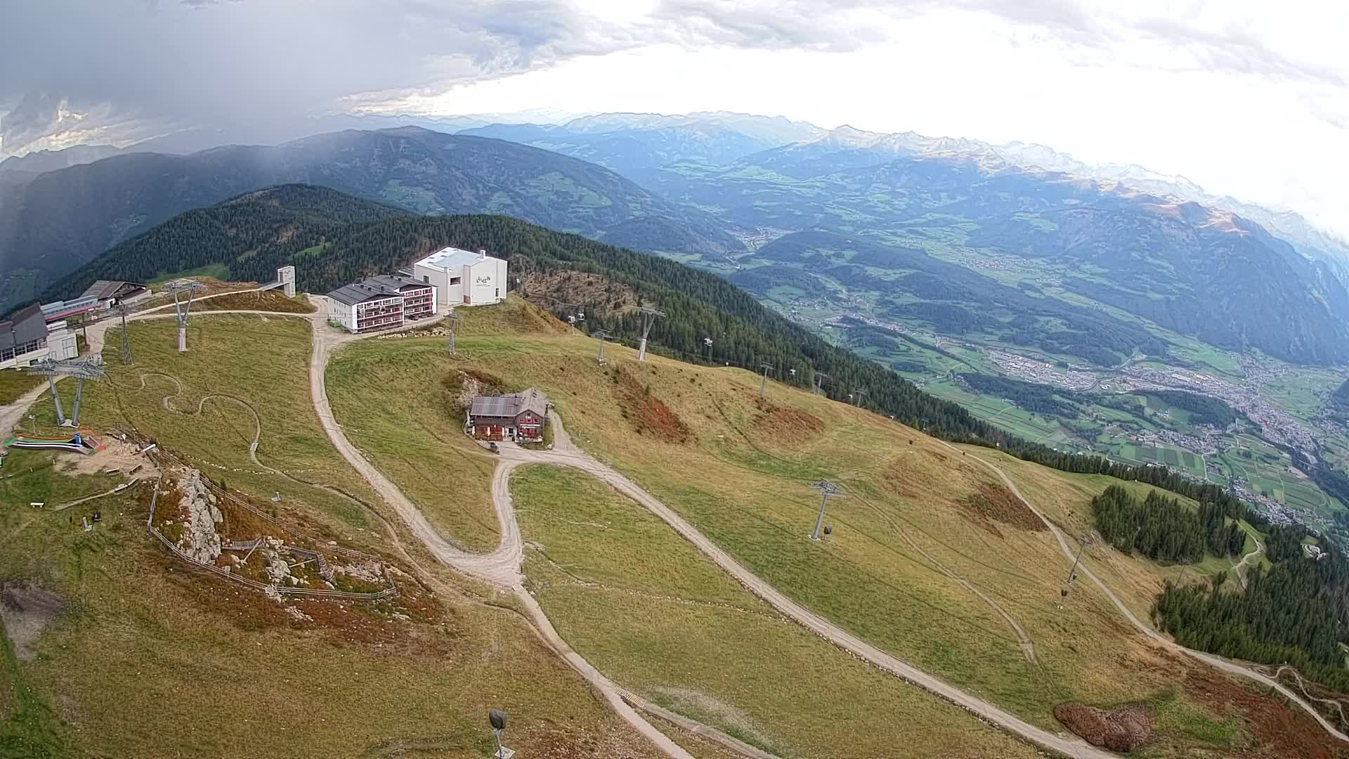 Stazione sciistica di Plan de Corones | vista su Brunico