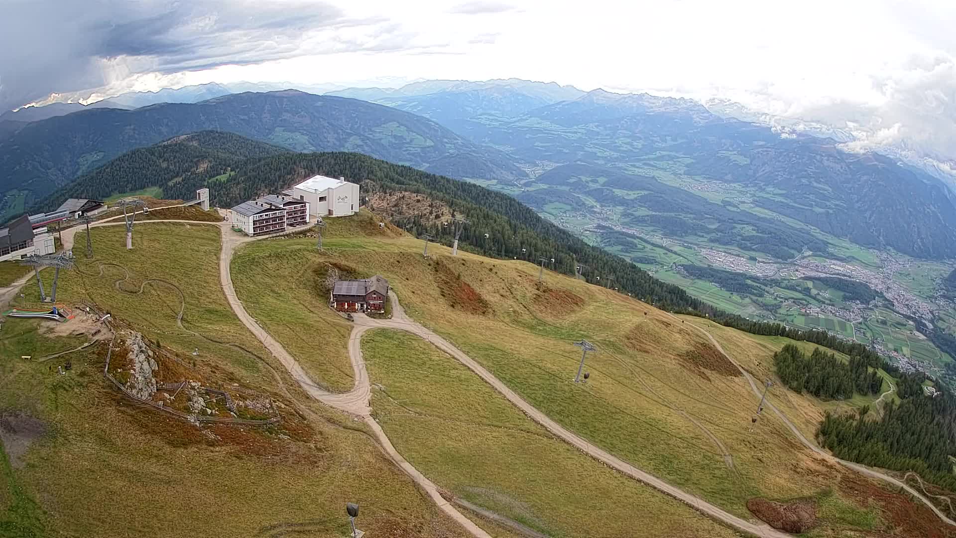 Stazione sciistica di Plan de Corones | vista su Brunico
