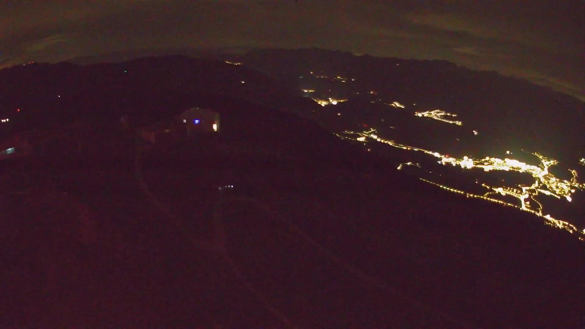 Cima estación de esquí Kronplatz | vista hacia Brunico