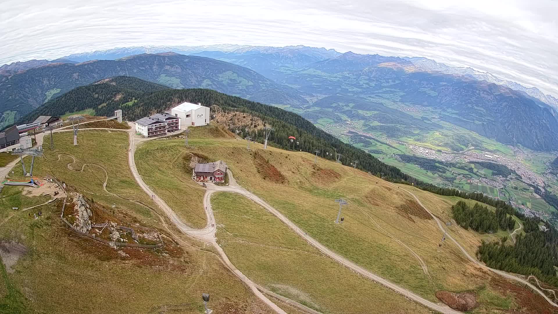 Cima estación de esquí Kronplatz | vista hacia Brunico