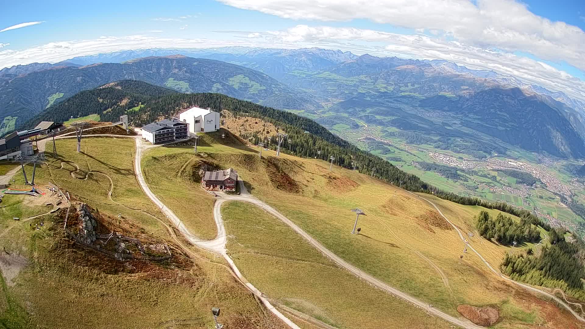 Cima estación de esquí Kronplatz | vista hacia Brunico