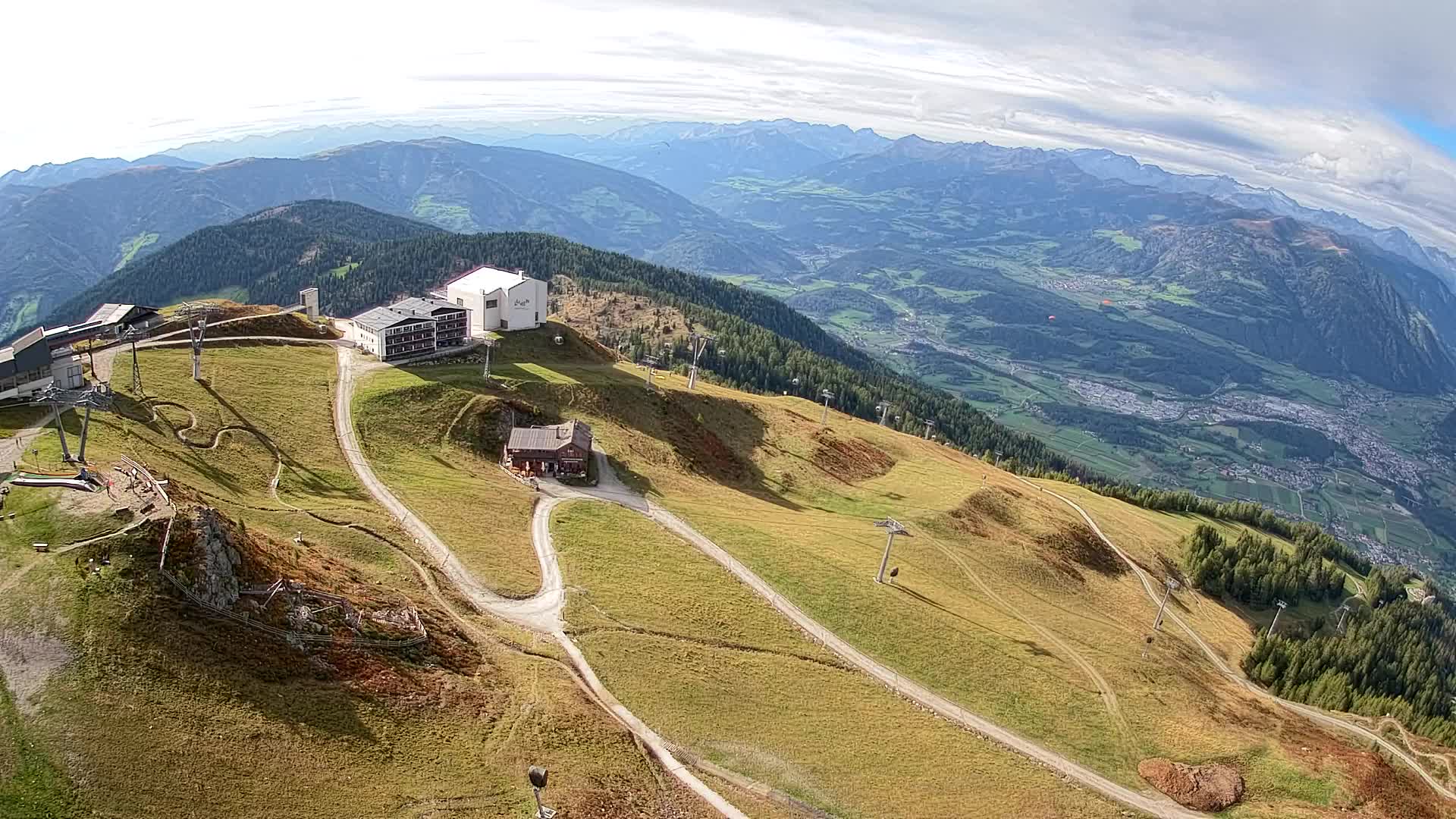 Cima estación de esquí Kronplatz | vista hacia Brunico