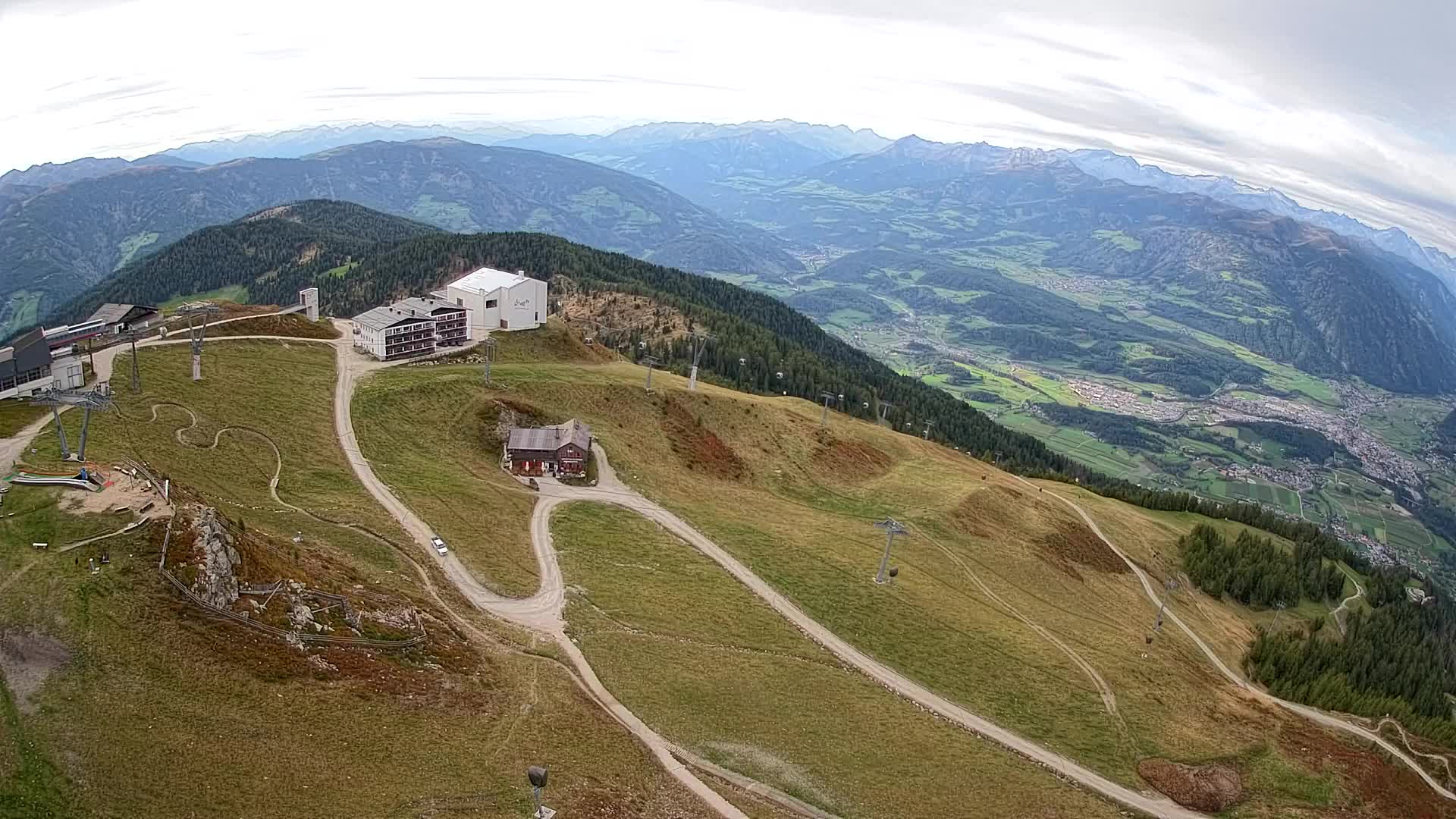 Cima estación de esquí Kronplatz | vista hacia Brunico