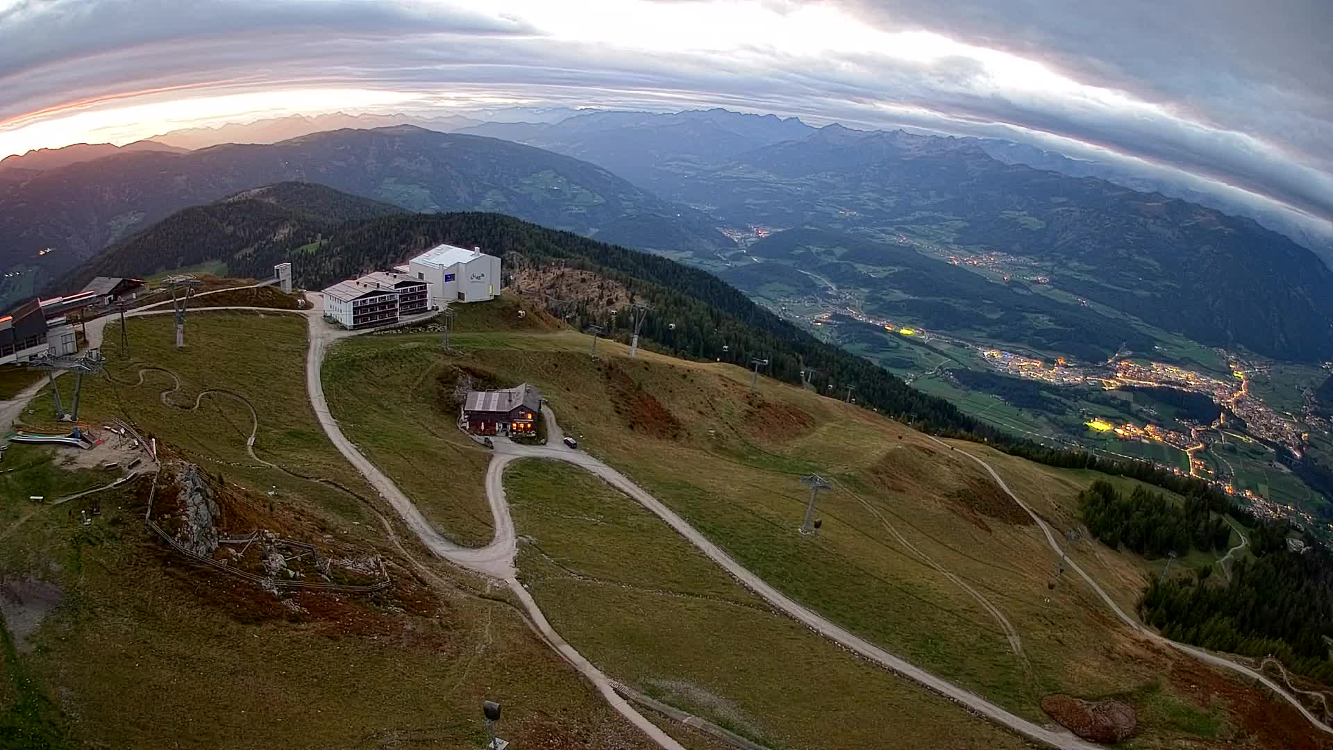 Skigebiet Kronplatz Gipfel | Blick auf Bruneck