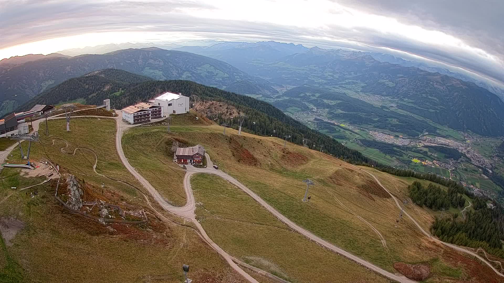 Skigebiet Kronplatz Gipfel | Blick auf Bruneck