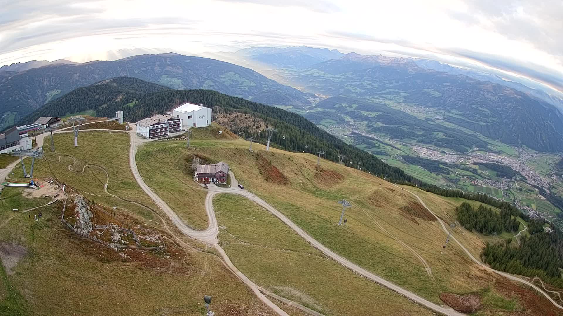 Skigebiet Kronplatz Gipfel | Blick auf Bruneck